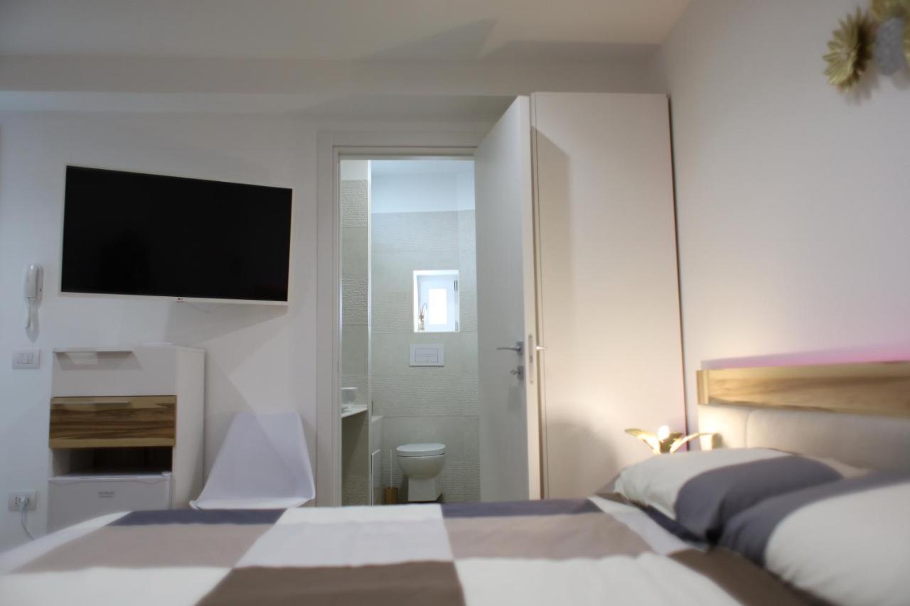 Civico Sedici Suite & Spa Altamura Bagian luar foto