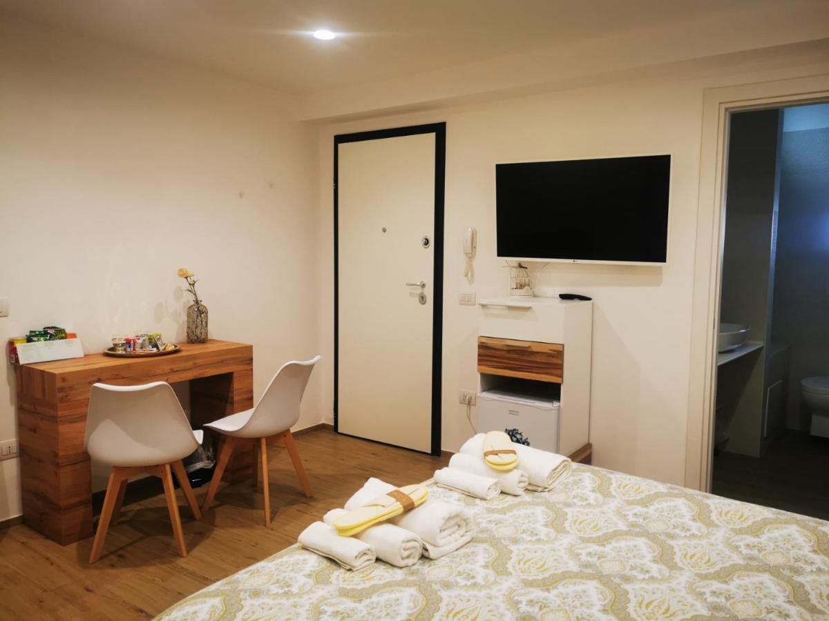 Civico Sedici Suite & Spa Altamura Bagian luar foto